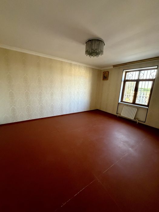 Пиштган ғиштдан қурилган 6-сотихдан иборат тайер подключ коттедж