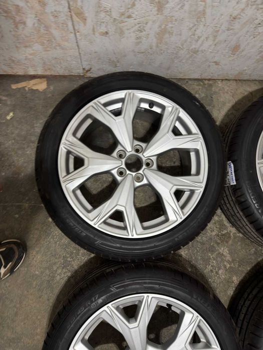 Jante Audi 17 5x112 ET43 A3 A4 A6 + 215/45 R17 Vredestein