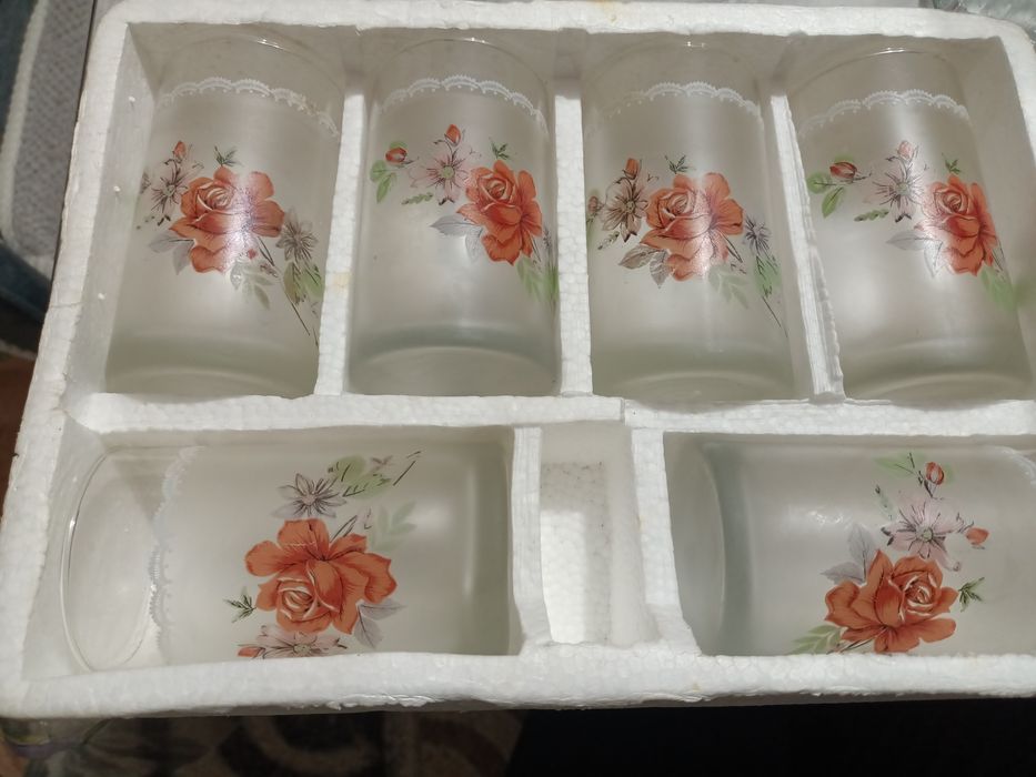 Посуда тарелки набор стаканов