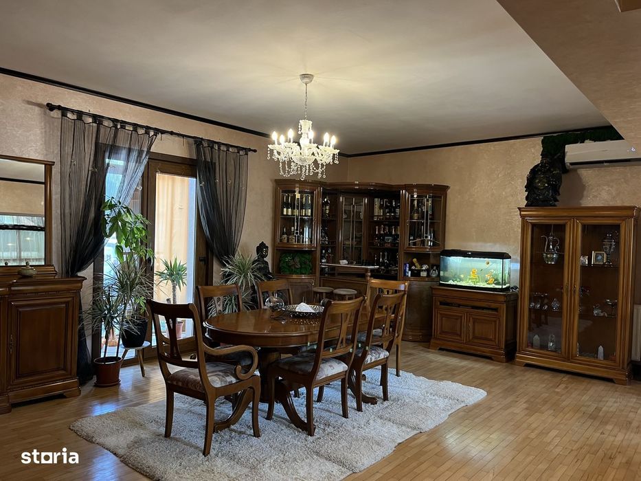 Vila 10 camere + / Valea Oltului / 620 mp utili / 2190 mp curte