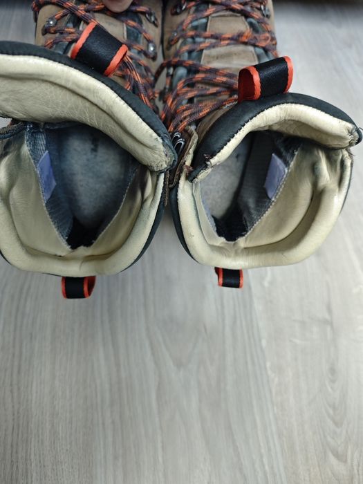 Продавам  зимни туристически обувки Alpina Nuptse