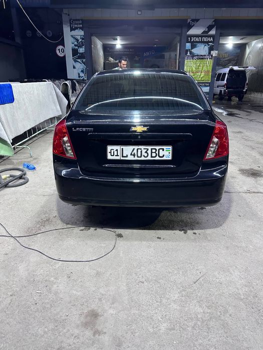 Chevrolet gentra qora
