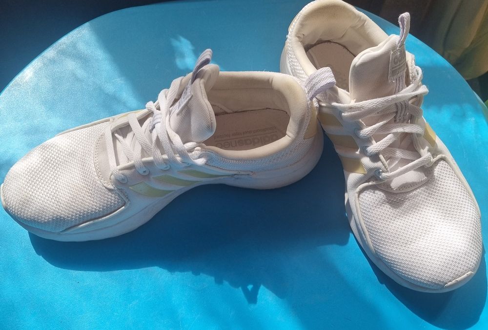 Бели маратонки Adidas