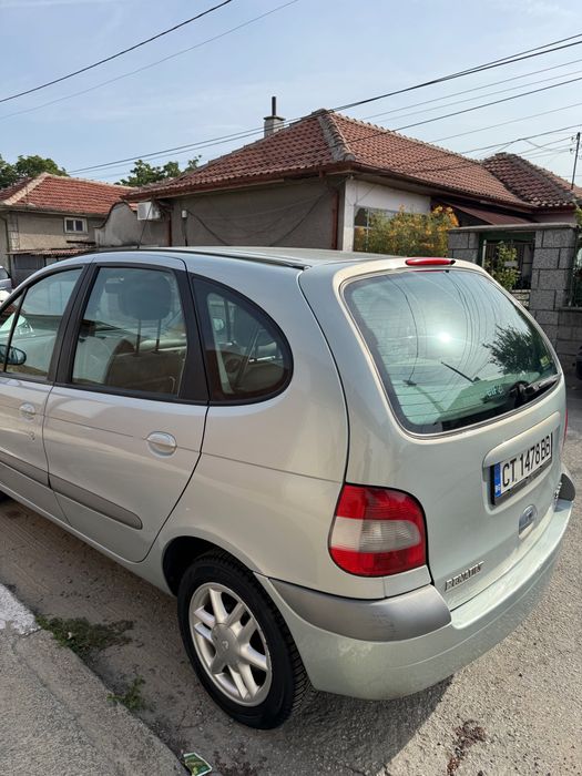 Продавам Renault Scenic