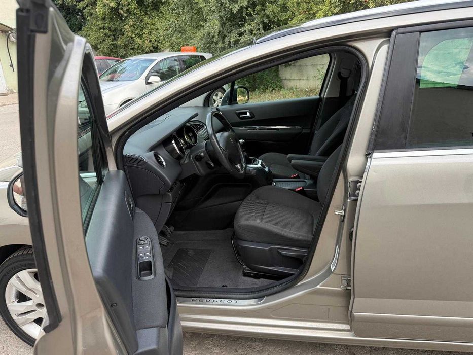 peugeot 5008 7 locuri