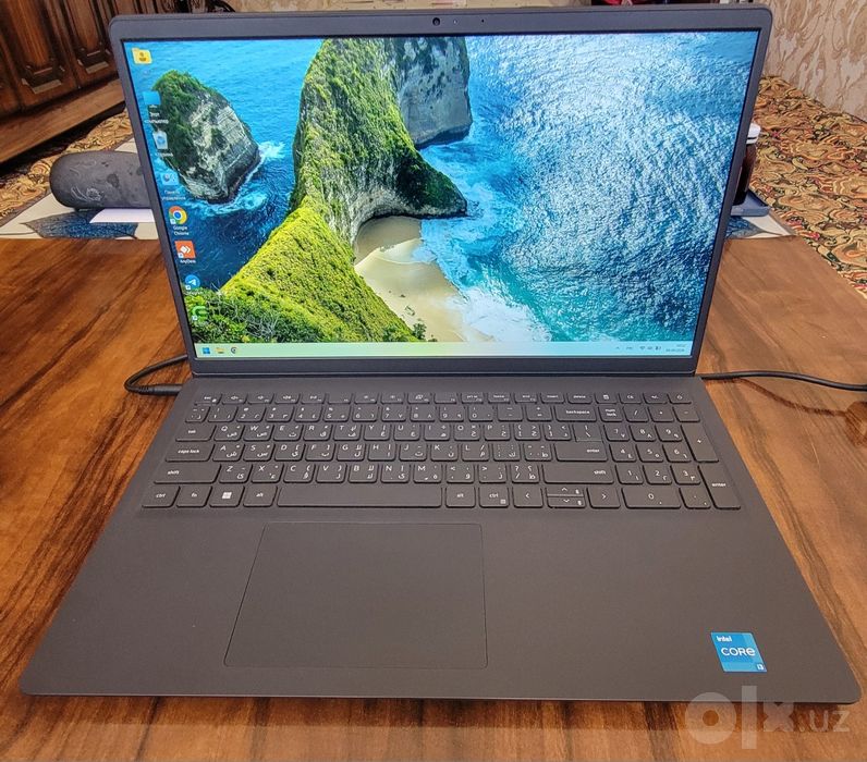 Dell Vostro 3520 | Core i3-1215U | 8GB | SSD | Windows 11 Pro