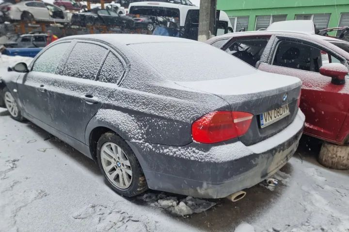 dezmembrez BMW seria 3 e90, motor 2.0 d 143cp cod motor N47D20A, cutie de viteze manuala 6+1 trepte