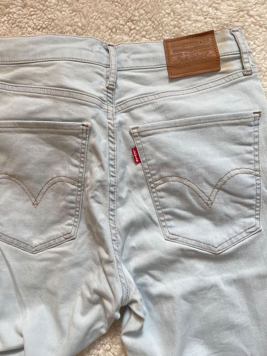 Levi's джинсы для девушек