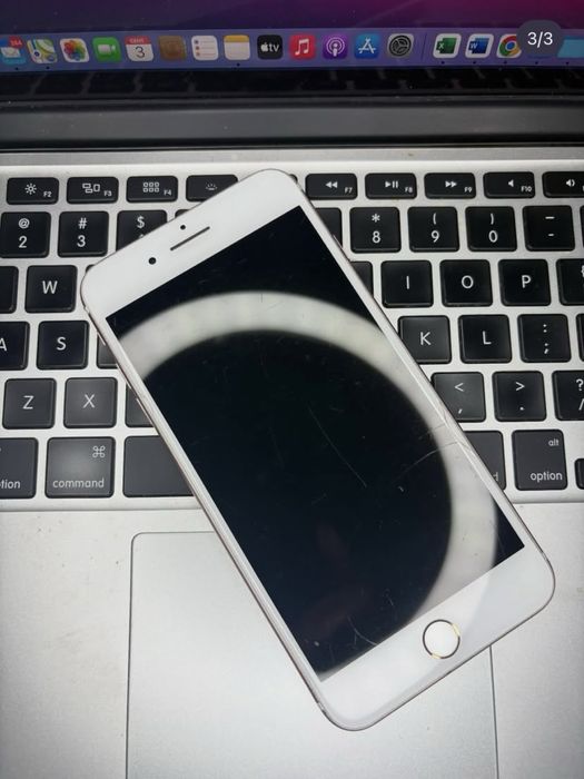 Телефон Apple iPhone 7 Plus