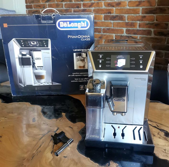 Кофемашина Delonge PrimaDonna class