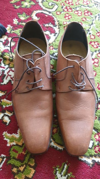 Мъжки обувки от естествена кожа.