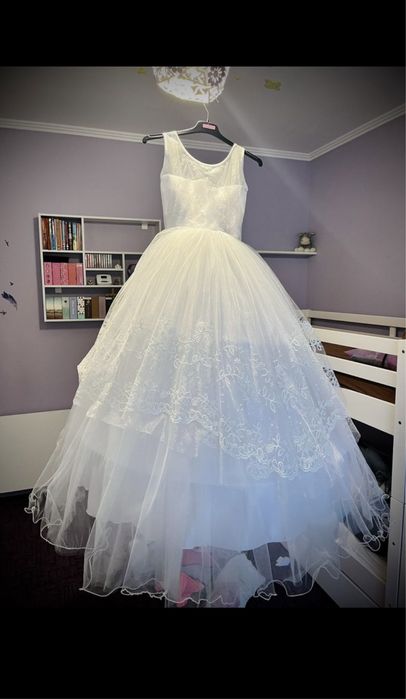 Rochie mireasa mica sau prima impartasanie
