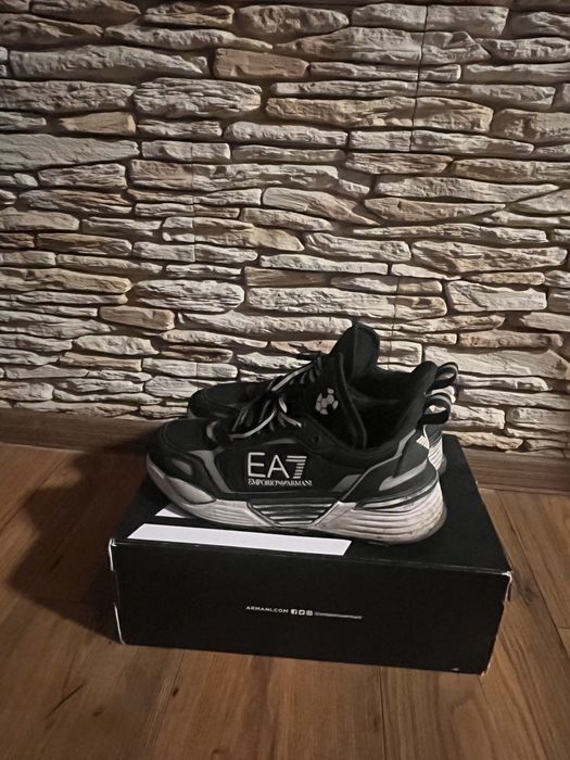 Emporio Armani обувки