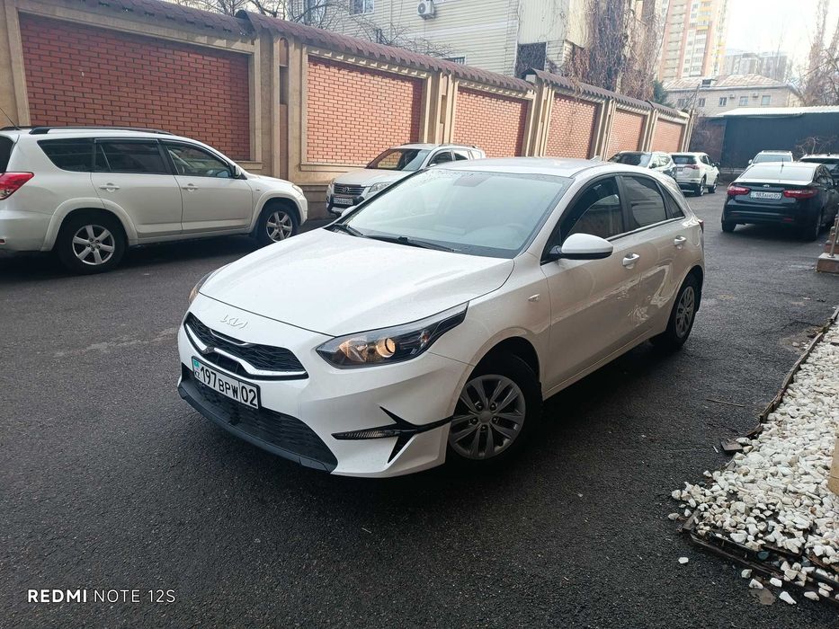 Продам Kia Ceed хэтчбек