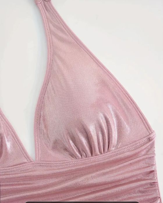 Цял лъскав бански в розово