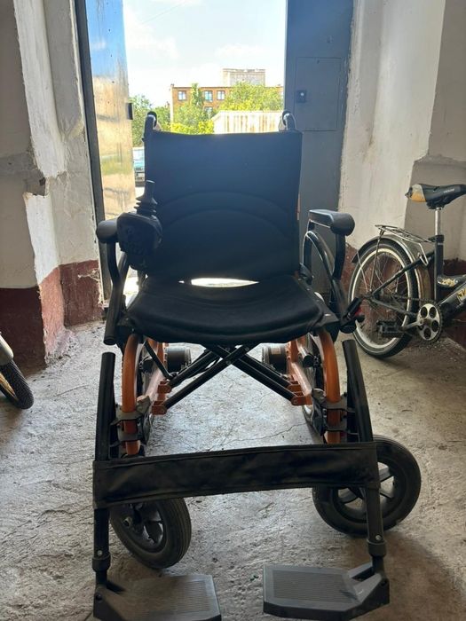 Инвалидная коляска в аккумуляторах