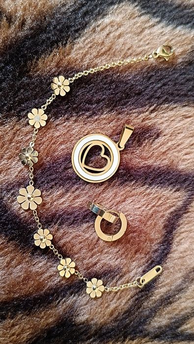 Комплект от стомана и емайл