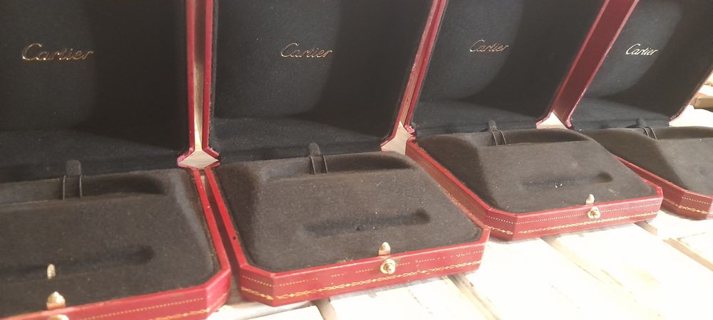 Стара оригинална кутия  Cartier за часовник биижута