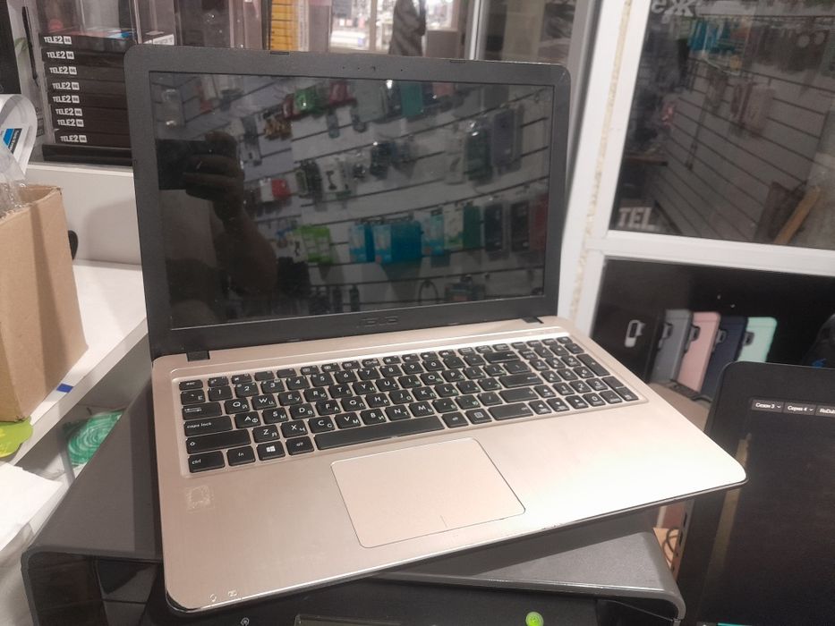 Asus core i 3 5th ssd 128gb