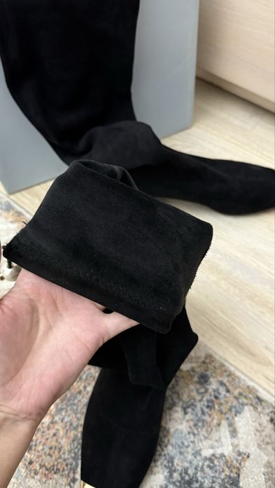 женская обувь.