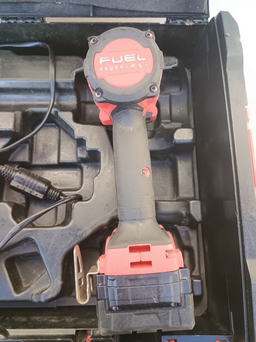 Cheie impact milwaukee fmtiw2f12 an 2023 set cu  baterie 5 ah,incarcat