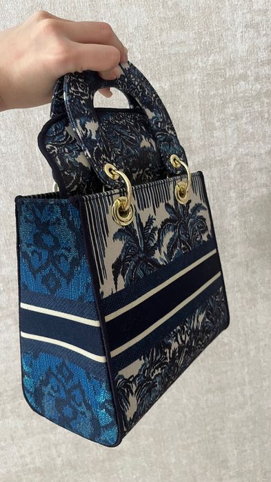 Сумка Dior синего цвета