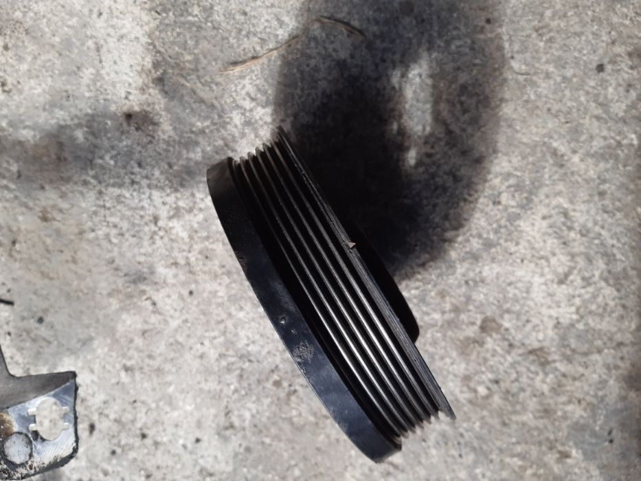 Rampa(instalatie) injectoare fulie arbore(vibrochen) audi a6 c6 4f BRE