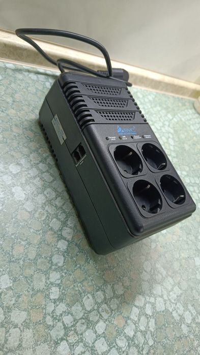 Продам стабилизатор Ресанта 600w