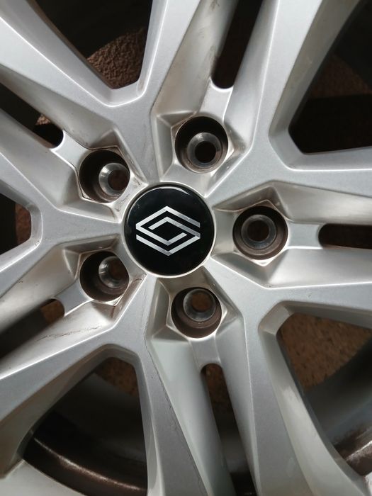 4 roti vara 215 65 R17 echipate originale Renault Austral 2024