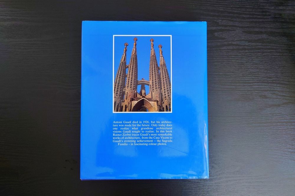 Книга Gaudi, 1852-1926 : Antoni Gaudi i Cornet : a Life Devoted to Architecture by Reiner Zerbst | Taschen