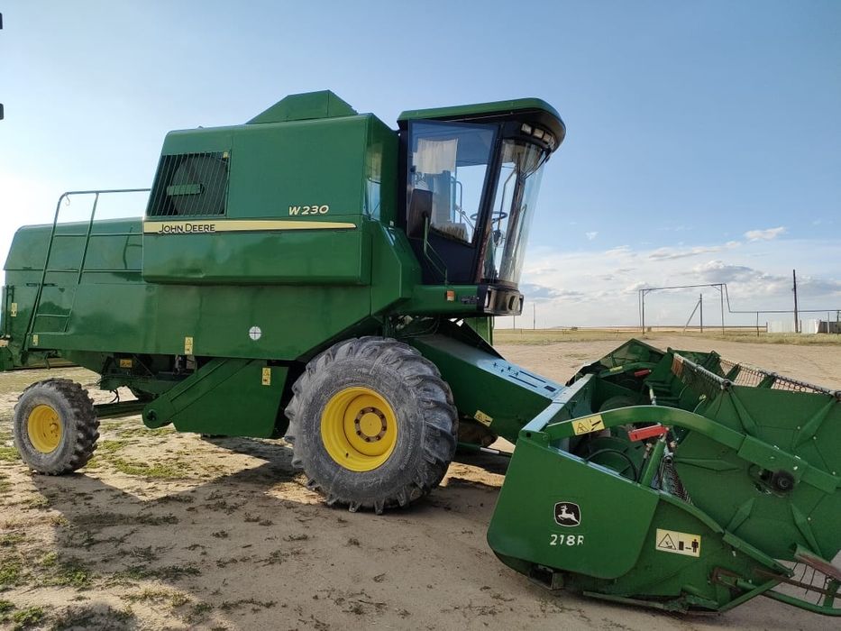 Комбайн John Deere w230