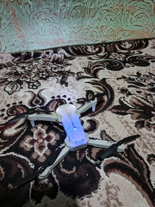 Igrushka dron ajoyib tanlov