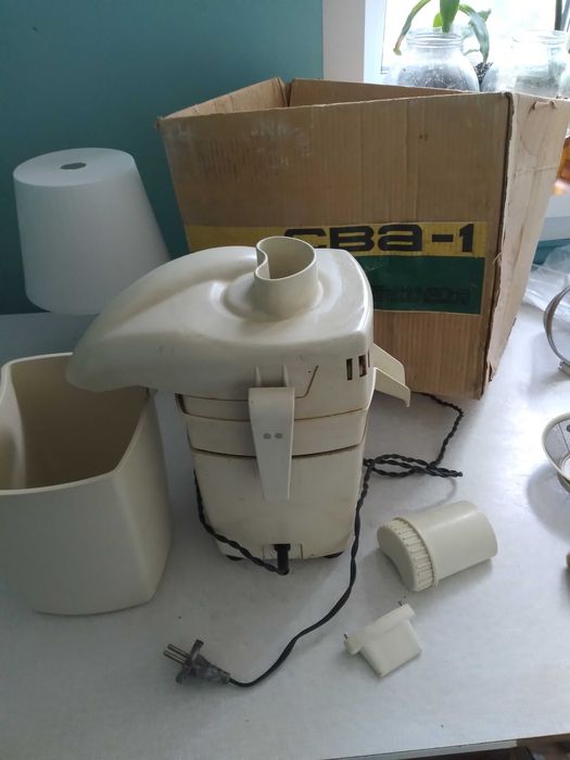 Соковыжималка электрическая