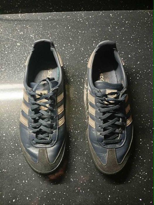 Продавам маратонки Adidas Jeans