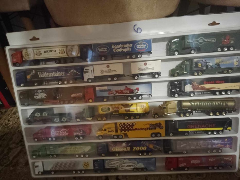 Продавам детски камиончета