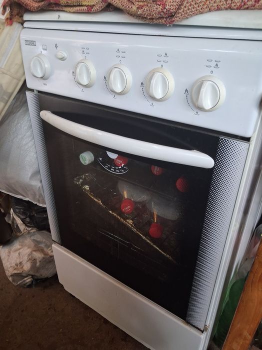 Продам газовую плиту