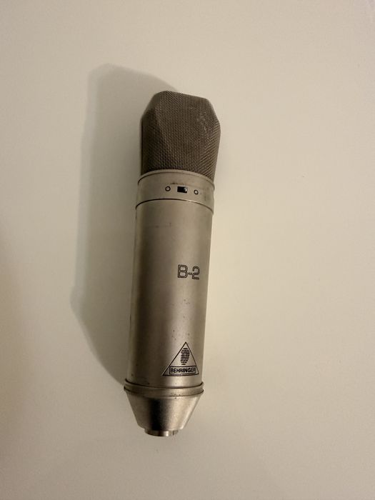 Microfon studio Behringer B2
