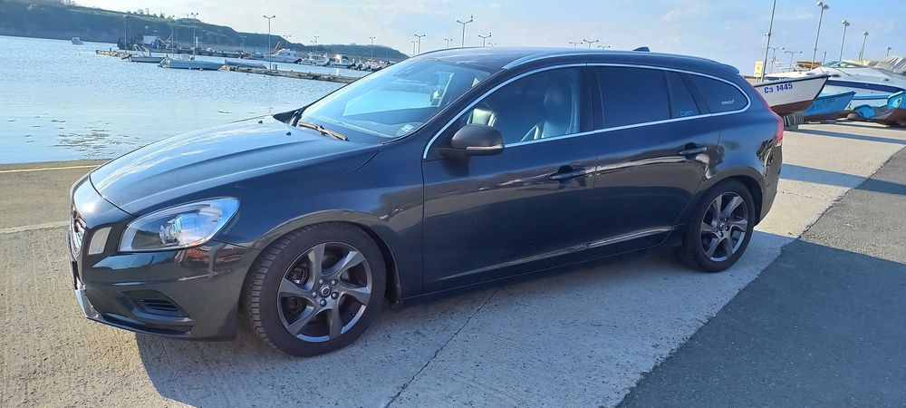 Volvo V60 2.4D5 230 к.с Polestar 4х4 R-desing автоматик