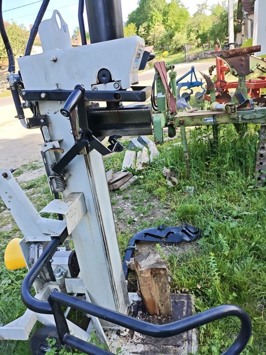 Crăpator lemne hidraulic 30 t (despicator, crepător)