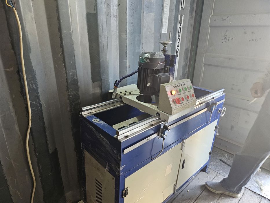 Продаётся новый точильный аппарат мотор 2.2кВт. плоских ножей резок, д