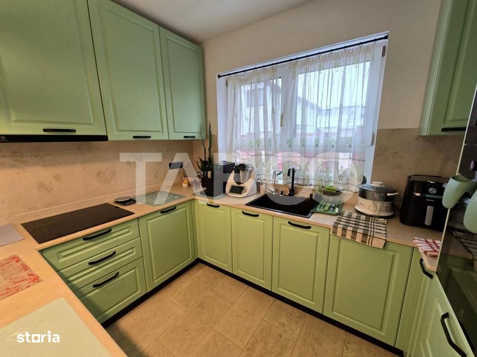 Casa individuala de vanzare teren 852 mp 5 camere 2 bai Selimbar Sibiu