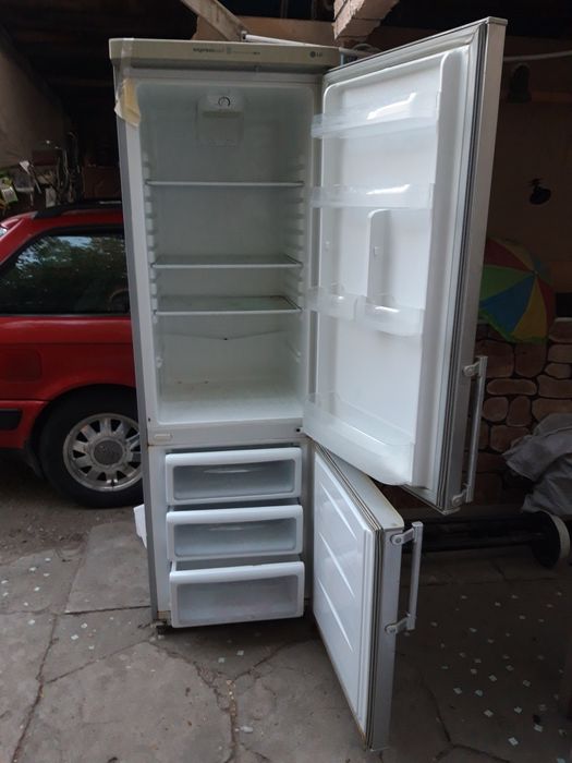 Продам холодильник LG