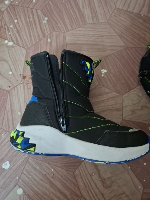 Оригинал SKECHERS этикча сотилади холати почти янги