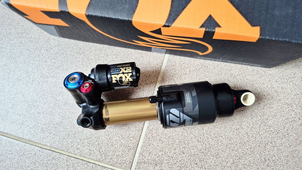 Shock nou FOX Float X2 Factory Kashima, model 2025
