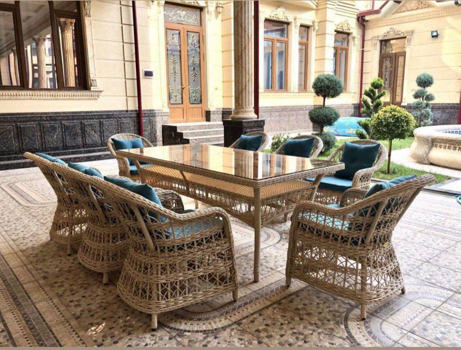 Arzon va ishonchli ratan stol stularmiz bor