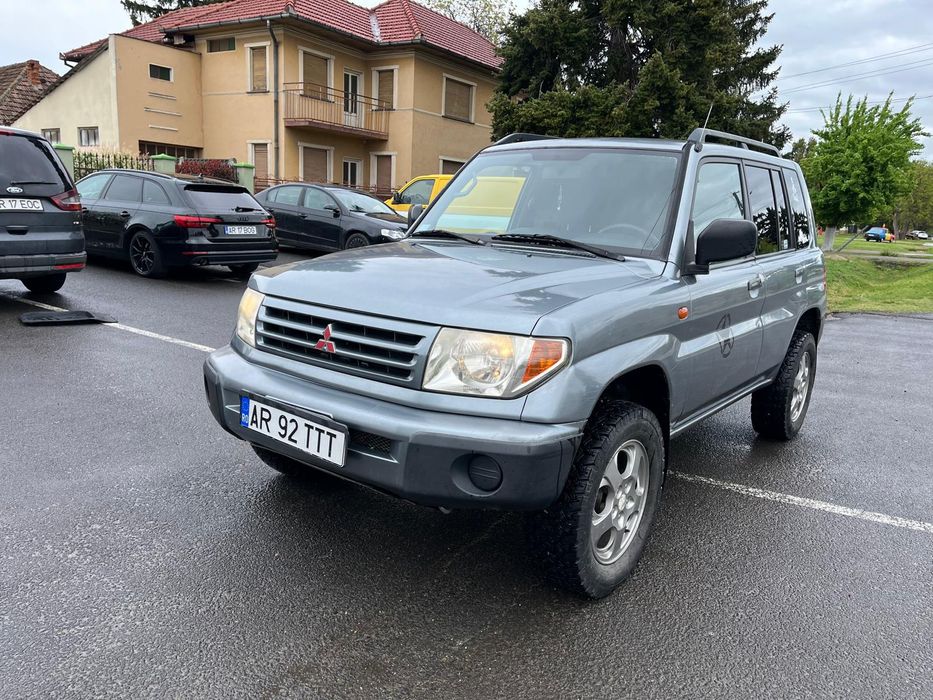 Vând mitubisi pinin