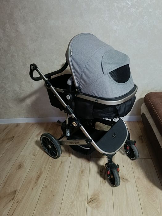 Продам коляску-трансформер в отличном состоянии.