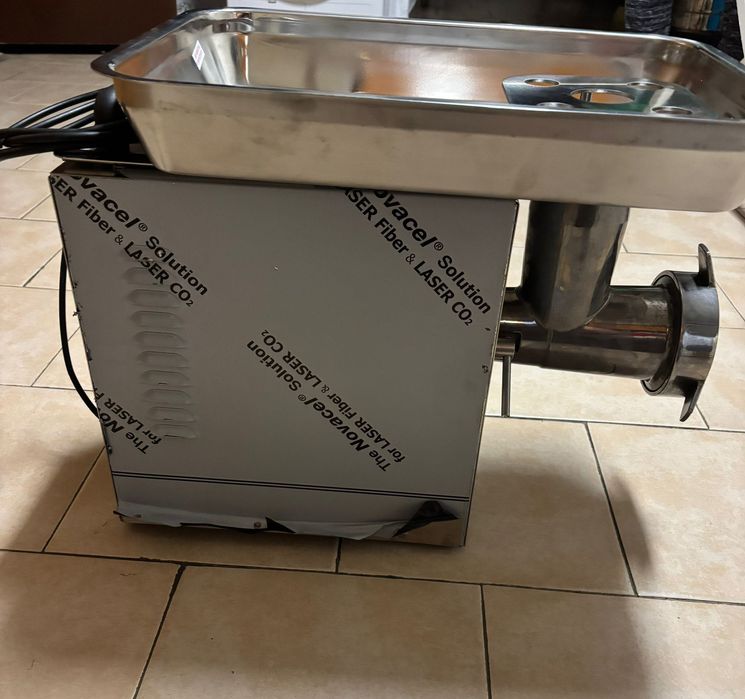 Masina de tocat profesională