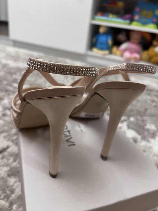 Sandale auri noi in cutie purtate doar de proba nr 40