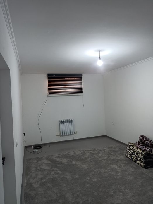 Продаётся квартира 2 комнатная цокольный этаж полу подвал жилой